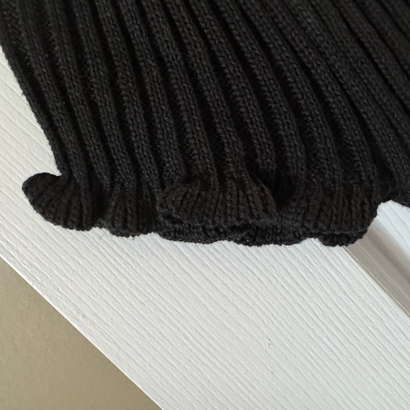 Versona Black Cropped Ribbed Top, S, Boat Neck, Cap Sleeves NWOT - Picture 3 of 7